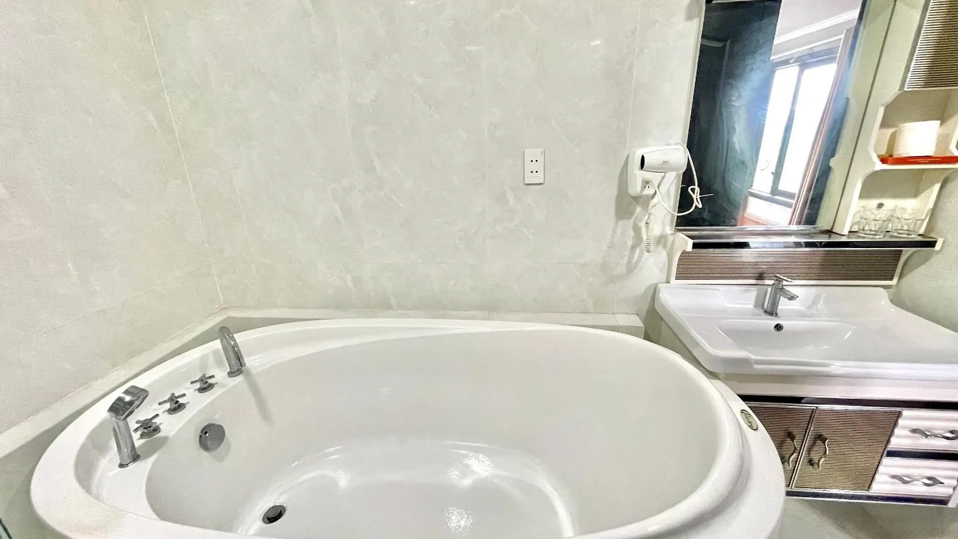 Nice Blue Sea View Apartment In Vung Tau 1601