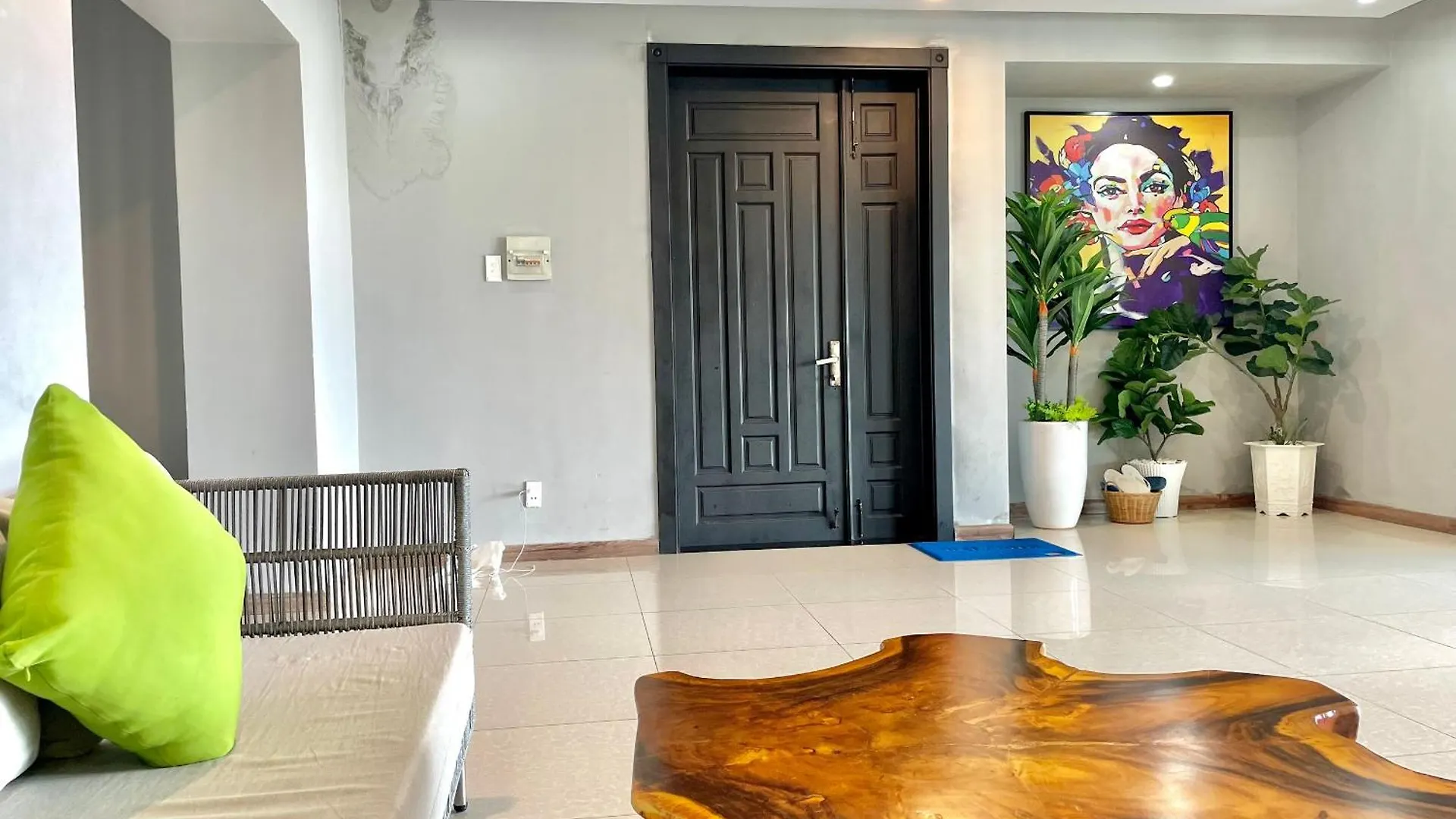 Nice Blue Sea View Apartment In Vung Tau 1601